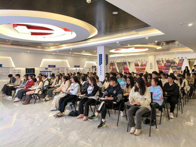 马克思主义学院举行第三十一期团课培训第一讲